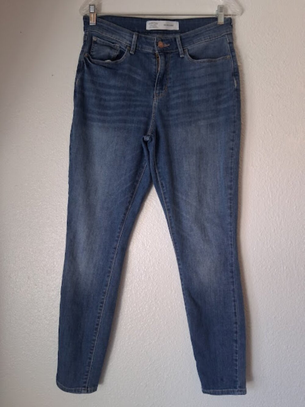 Signature Levi Strauss women's size 10M skinny Jeans